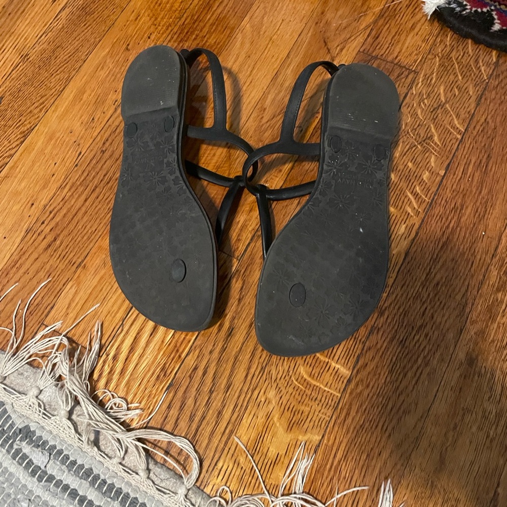 Old Navy Women's Elegant Black Sandals - Picture 3 of 3